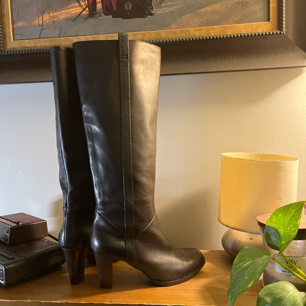 Ann Taylor Brown real Leather Knee-High Leather heeled Boots size 5.5